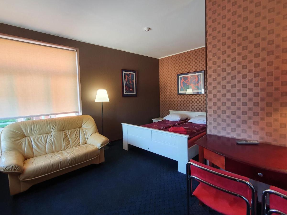 Otra Elpa Hotel Valka Luaran gambar